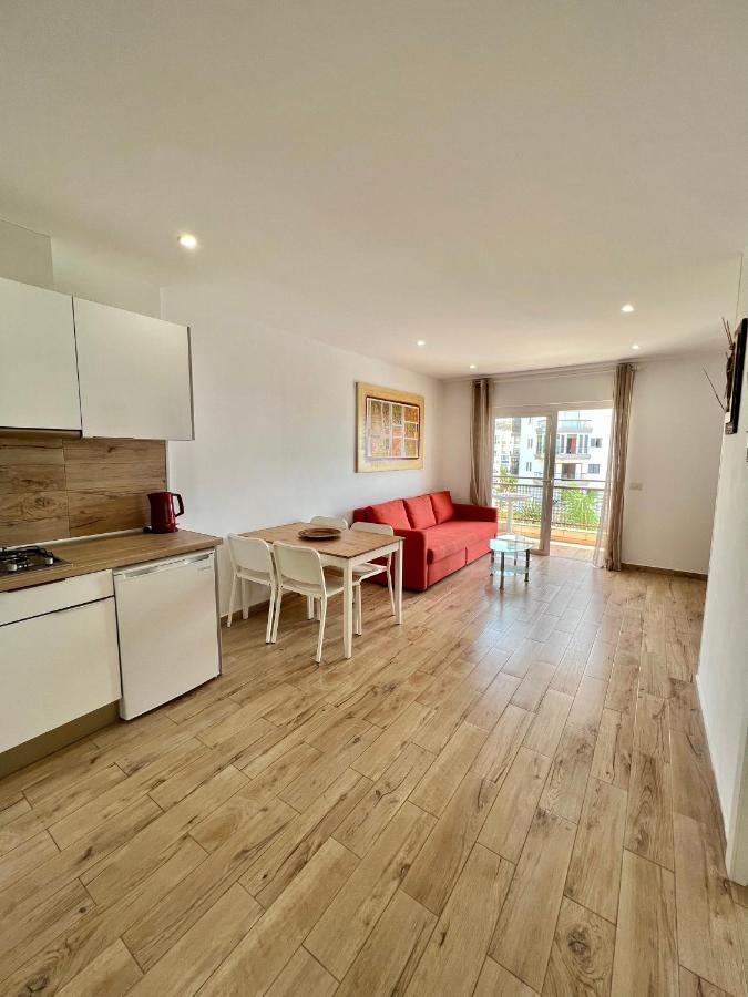 Apartment Crissol 로스크리스티아노스 외부 사진